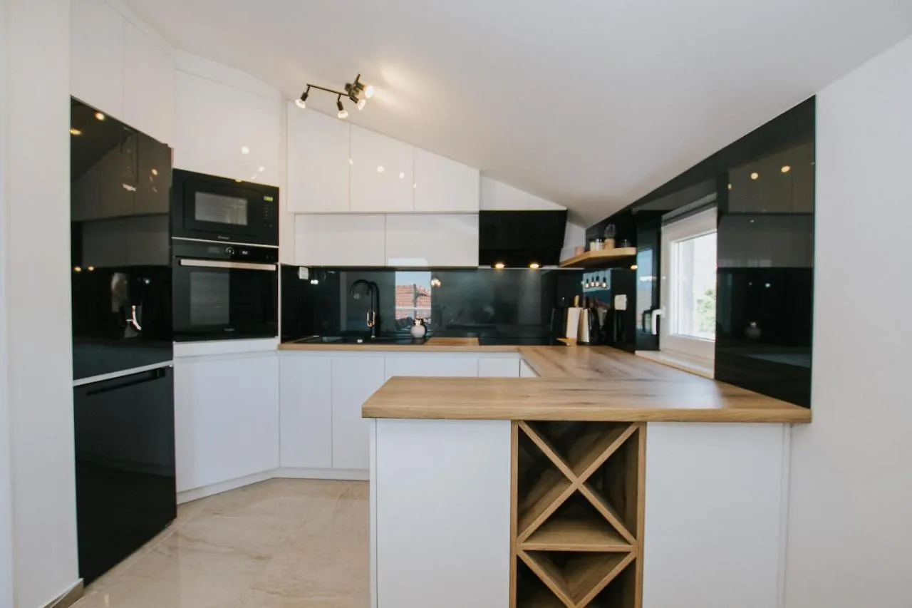 Royal Blue House 3 Apartment Kastela Homestay