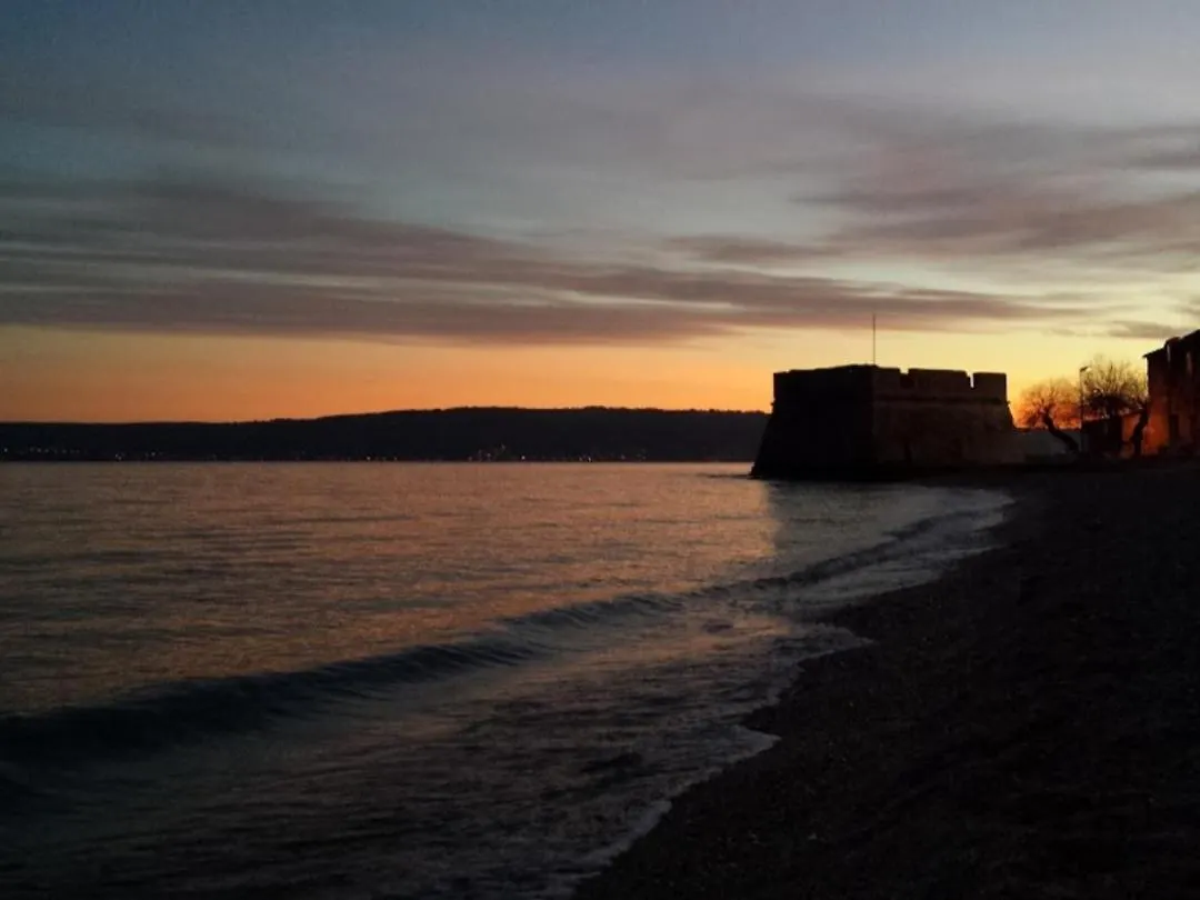 Royal Blue House 3 Apartment Kastela Homestay