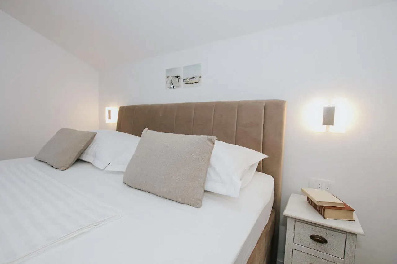 Royal Blue House 3 Apartment Kastela Croatia