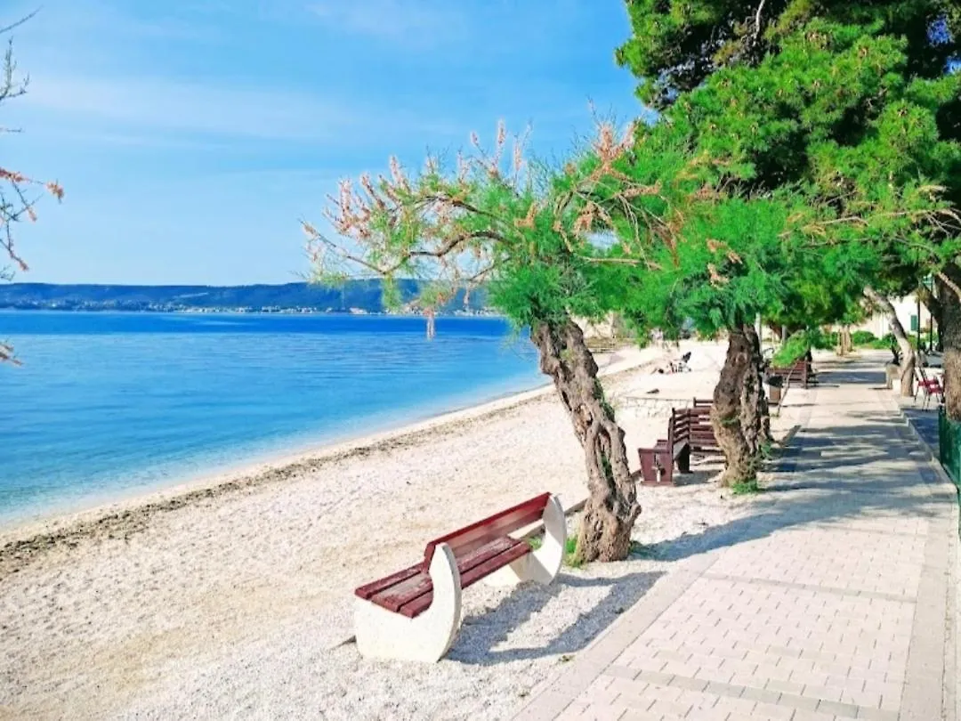 Homestay Royal Blue House 3 Apartment Kastela Croatia